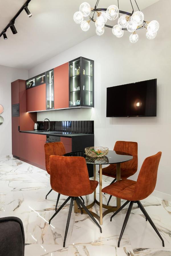 Leogrand Apartments On Tamanska 6 Львов Экстерьер фото