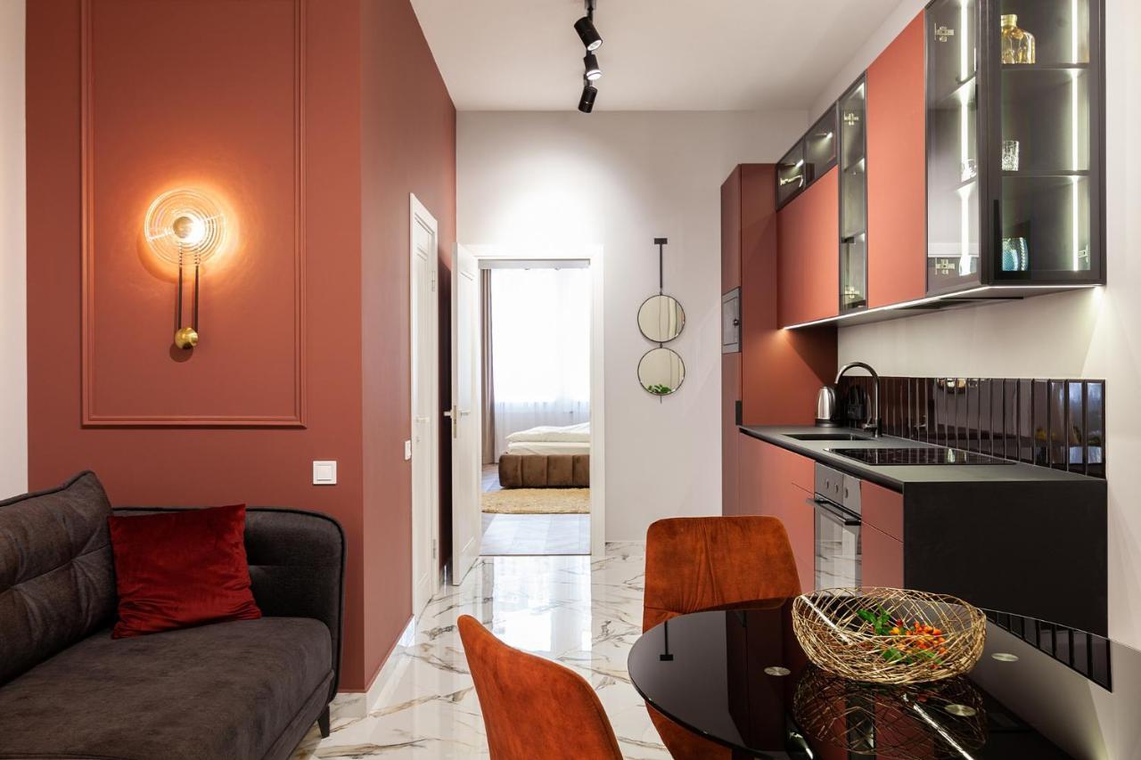 Leogrand Apartments On Tamanska 6 Львов Экстерьер фото